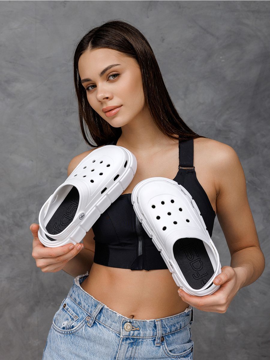 Platform Foam Clogs with Ventilatio