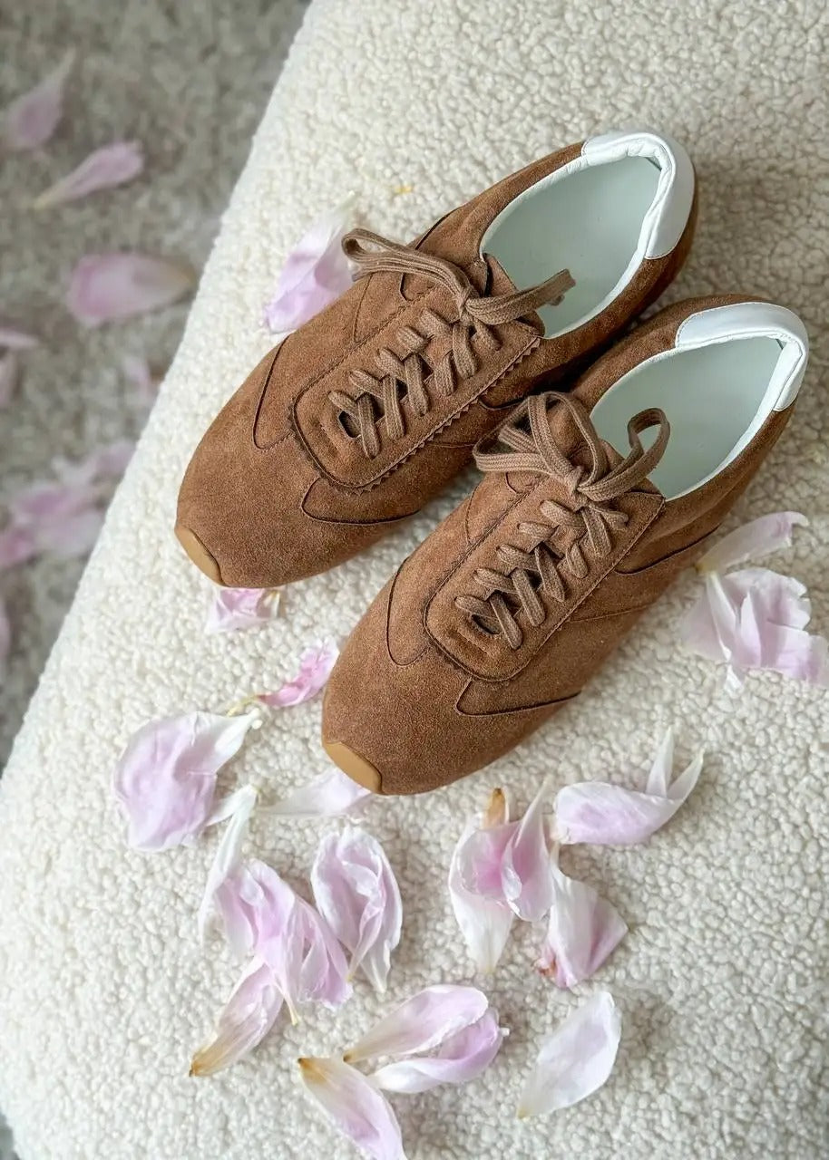 Sneakers Women's Suede Retro with White Heel Detail