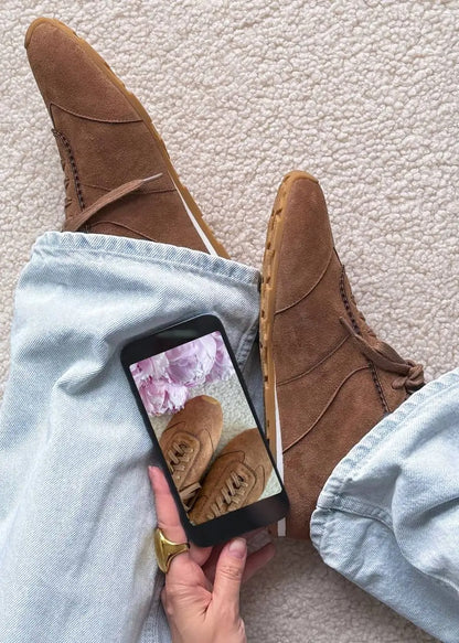 Sneakers Women's Suede Retro with White Heel Detail