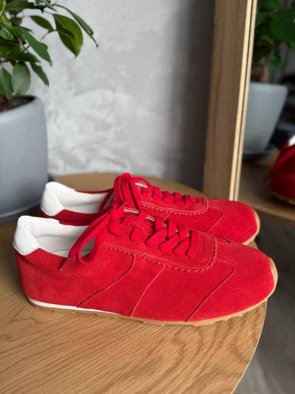 Sneakers Women's Suede Retro with White Heel Detail